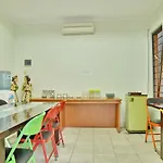 Zen Rooms Cipedes Tengah